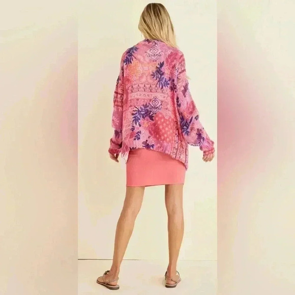 Venus Cardigan size Small - Picture 16 of 16